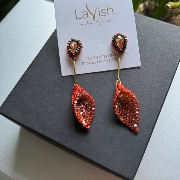 Lavish by Tricia Milaneze Tulip handmade crochet earrings - Picture 2 of 4